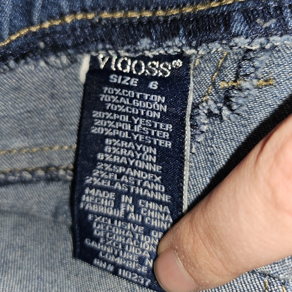 Vigoss 》 Girls' Skinny Jeans with Sequin Hearts | Size 6 - Picture 3 of 5